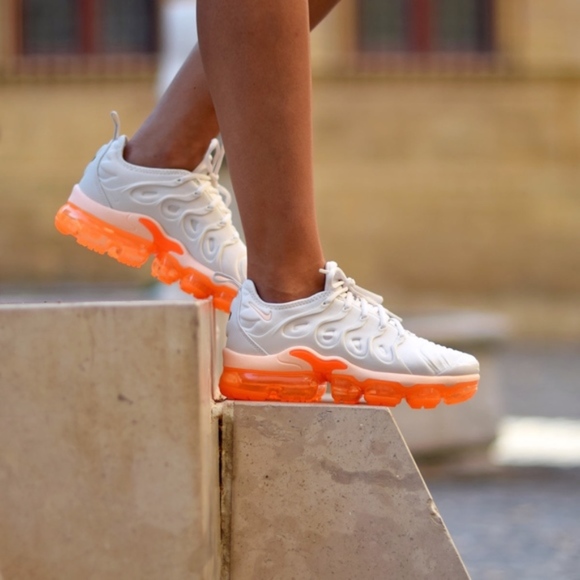 womens vapormax plus creamsicle